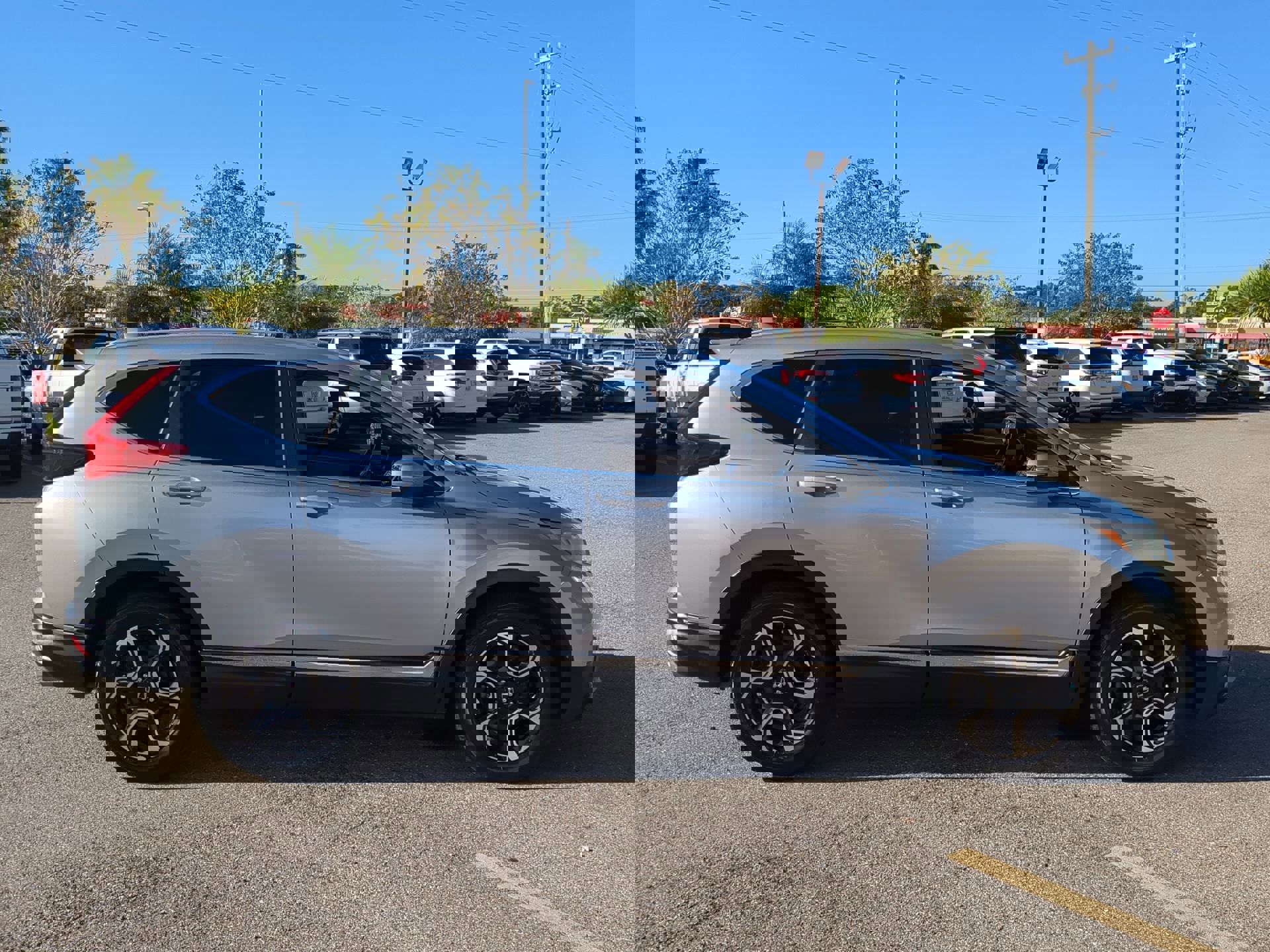 2017 Honda CR-V Touring photo 4