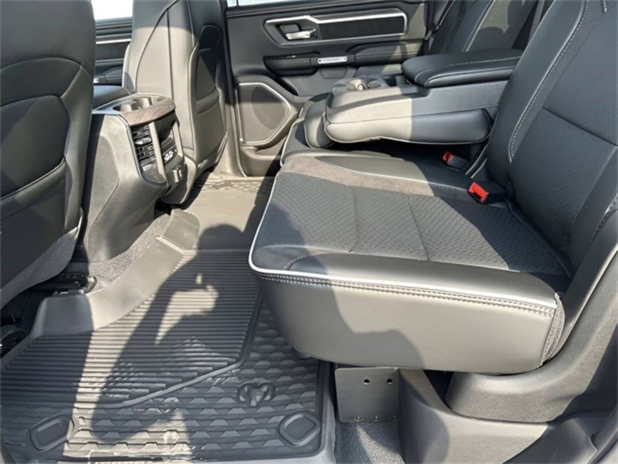 2025 Ram 1500 Laramie photo 21