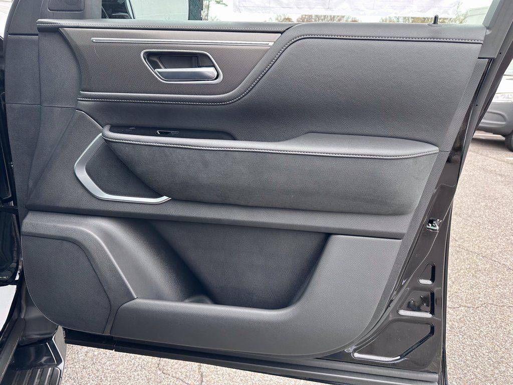 2025 Infiniti QX80 Luxe photo 36