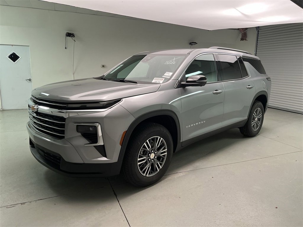 2026 Chevrolet Traverse photo 4