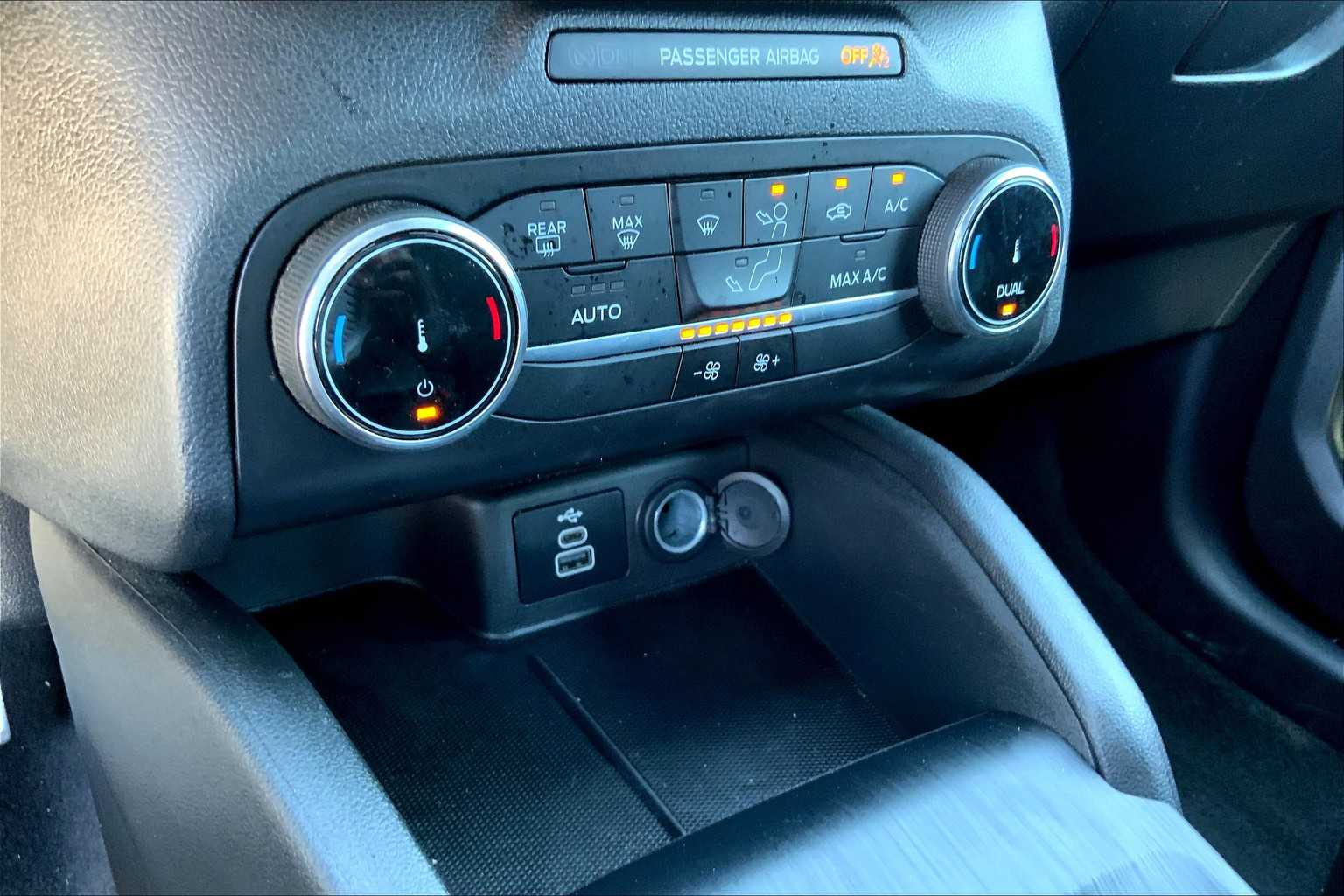 2024 Ford Escape ST-Line photo 30