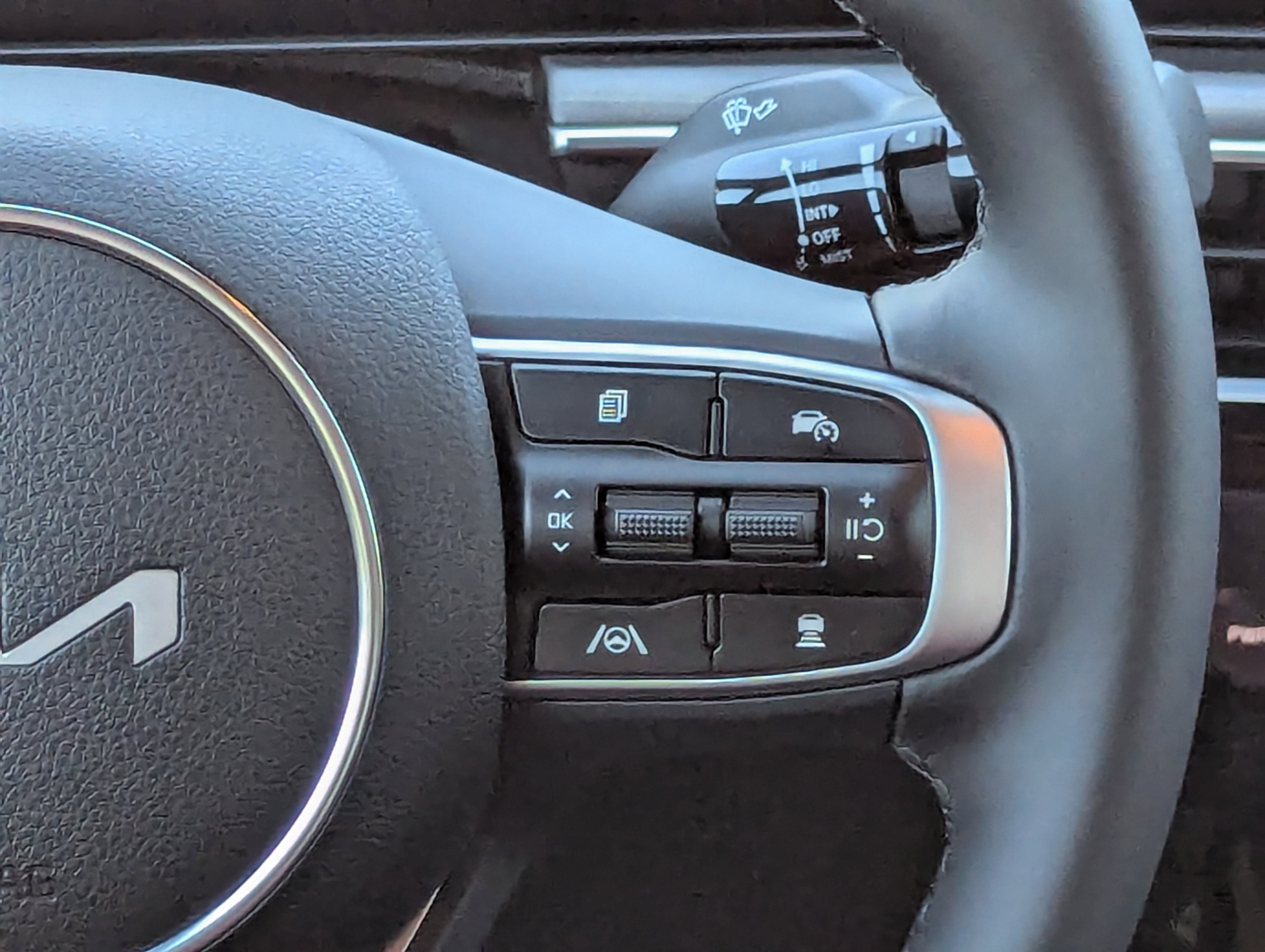 2026 Kia K5 GT-Line photo 5