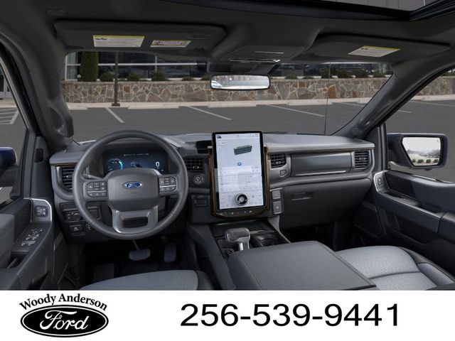 2025 Ford F-150 Lightning Lariat photo 9