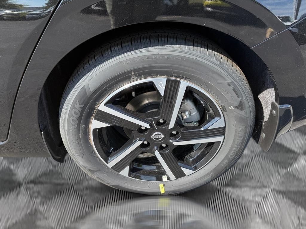 2025 Nissan Sentra SV photo 17