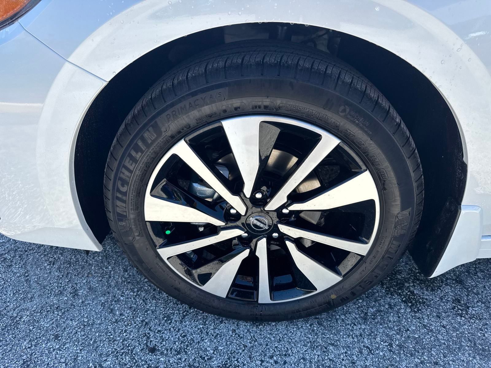 2025 Nissan Sentra SV photo 9