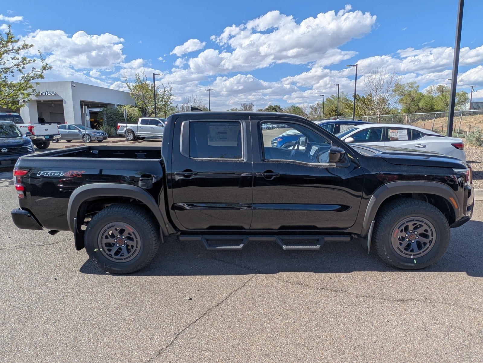 2025 Nissan Frontier PRO-4X photo 4