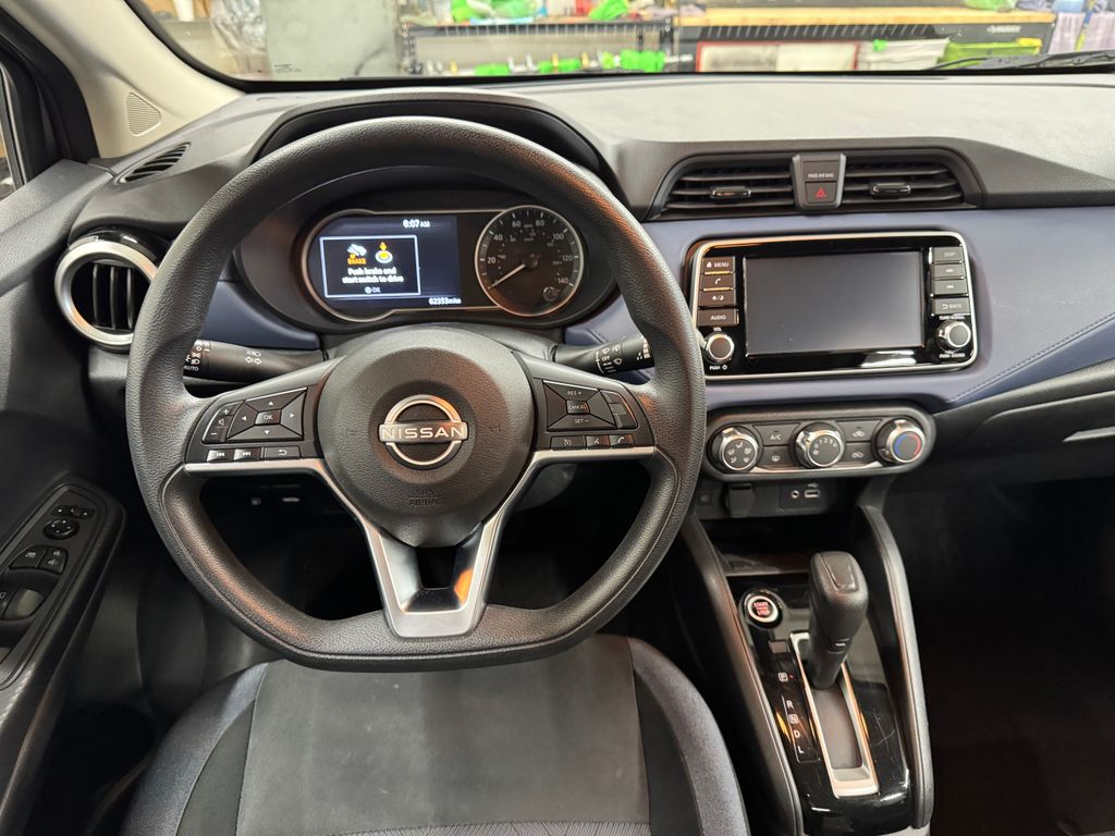 2023 Nissan Versa 1.6 SV photo 15