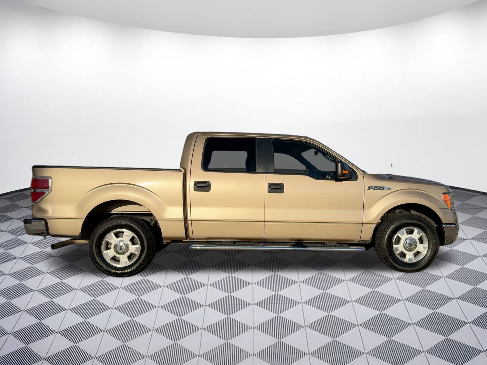 2014 Ford F-150 XLT photo 8