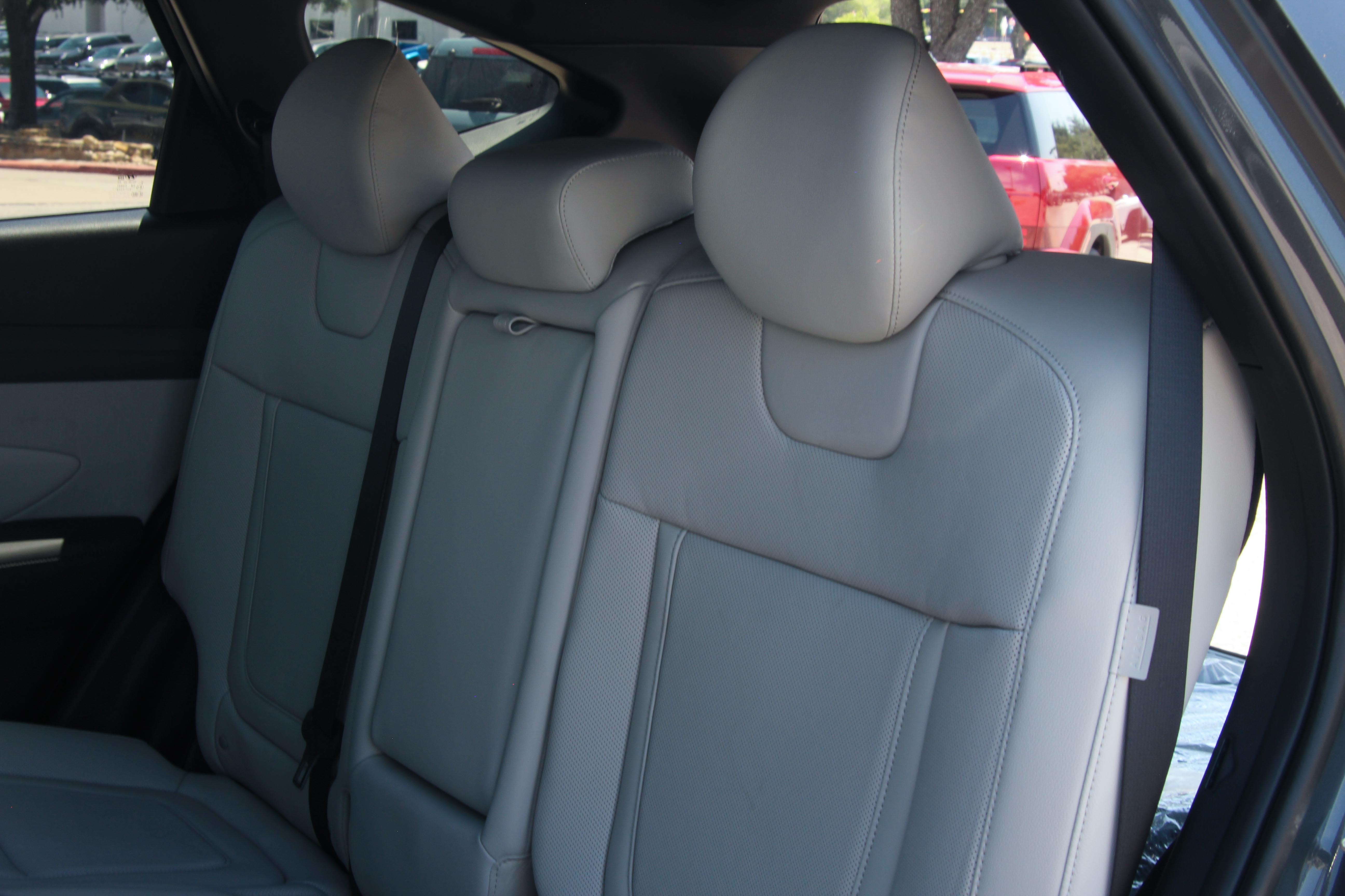 2025 Hyundai Tucson Limited photo 11
