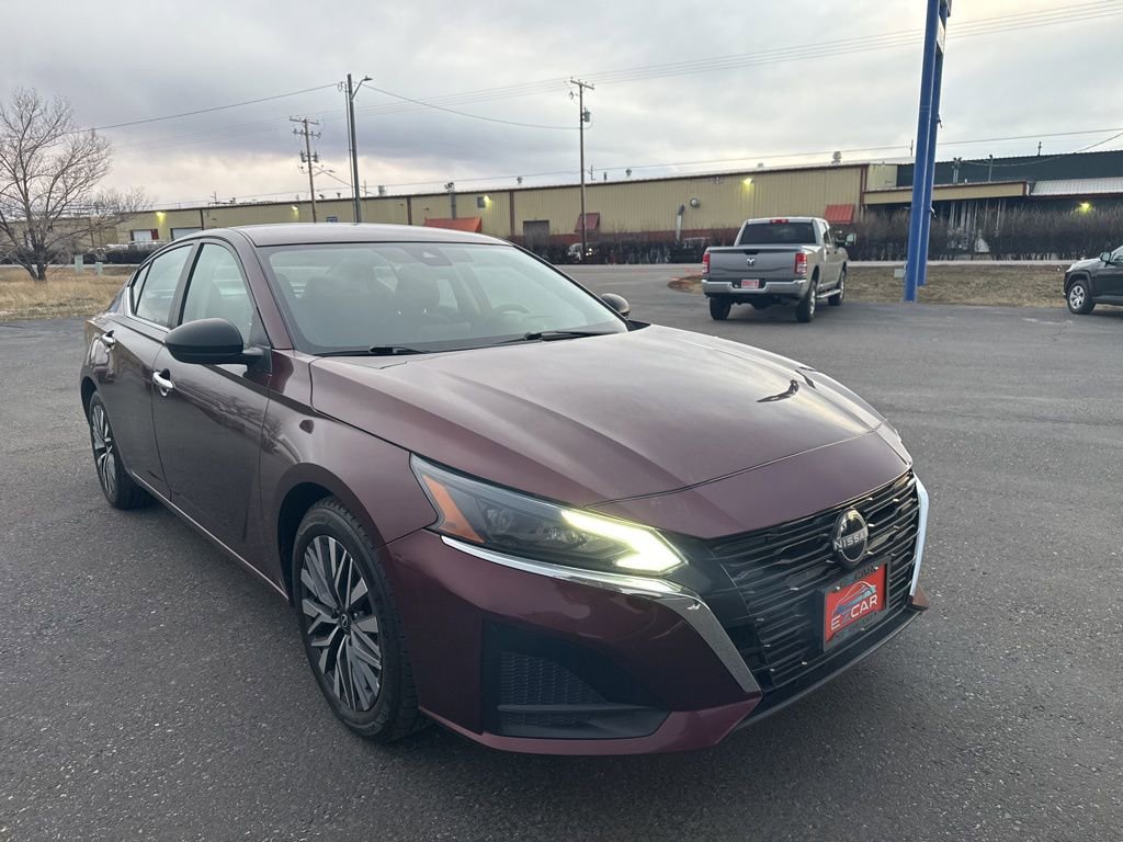 2024 Nissan Altima SV's photo