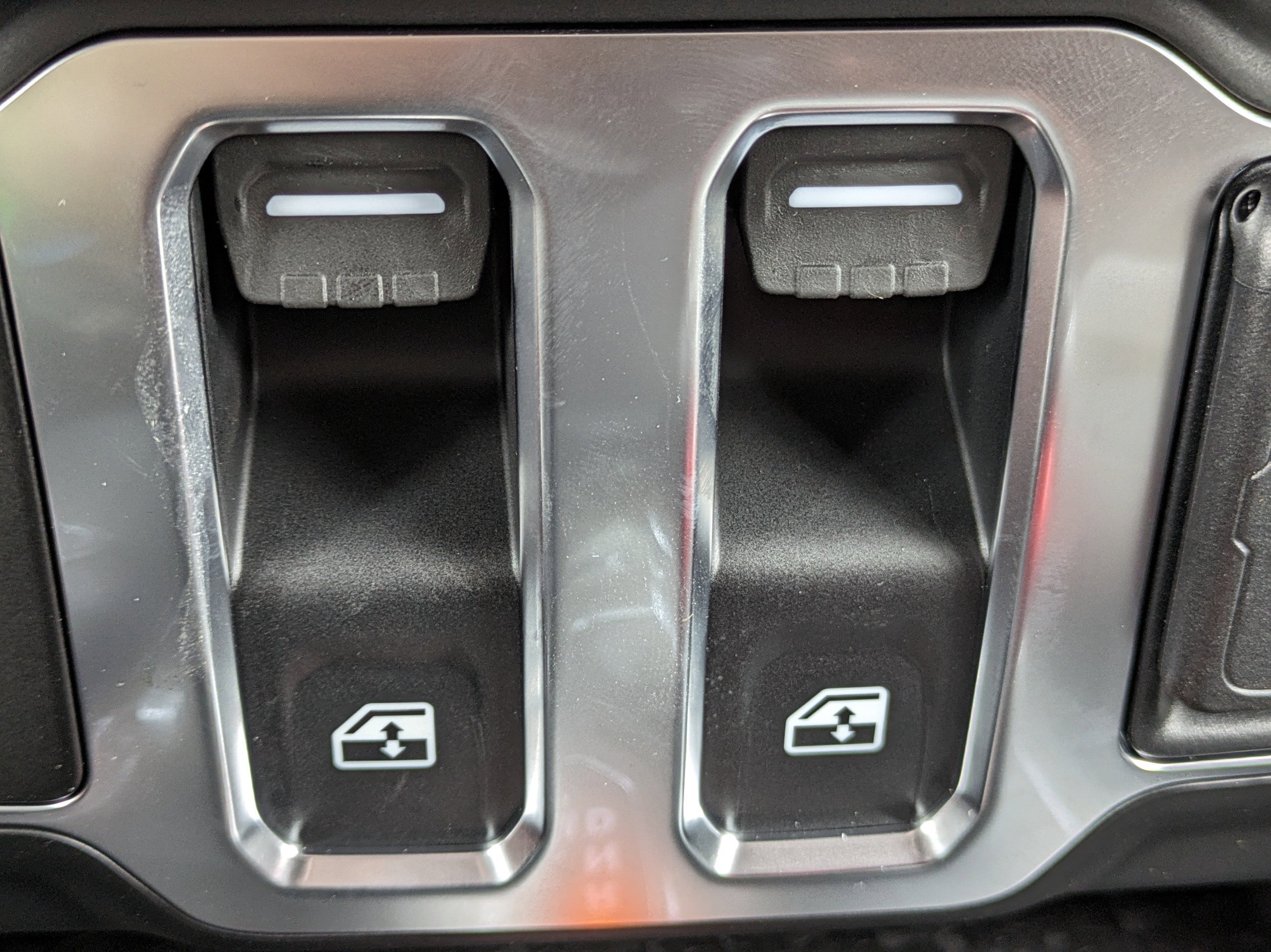 2025 Jeep Wrangler Sport photo 18