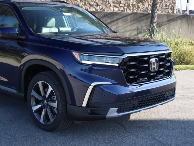 2025 Honda Pilot Touring photo 3