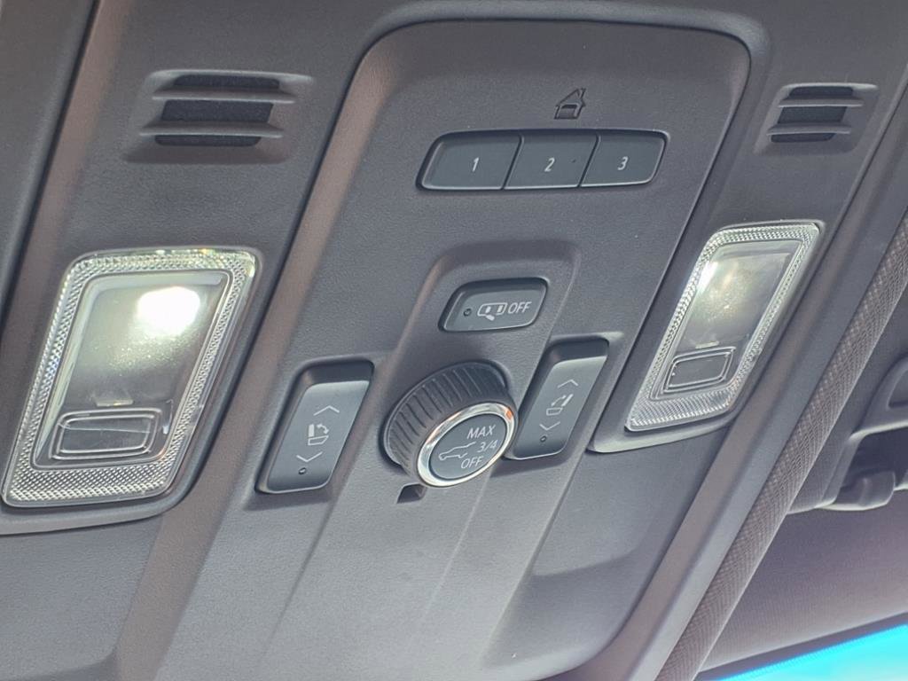 2021 Chevrolet Suburban Z71 photo 13