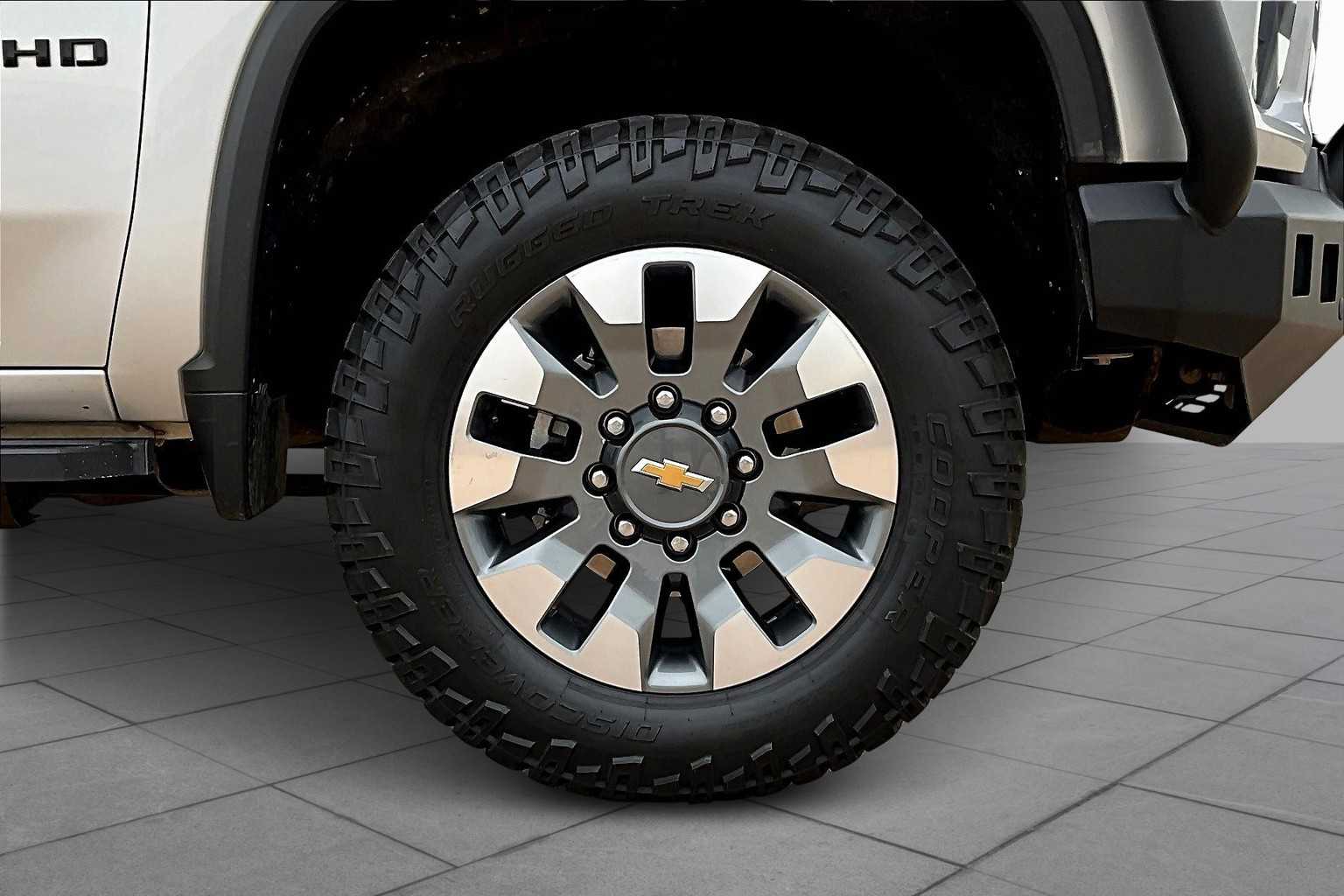 2022 Chevrolet Silverado 2500HD Custom photo 9
