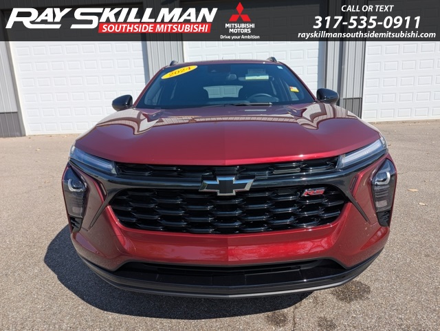 2024 Chevrolet Trax photo 2
