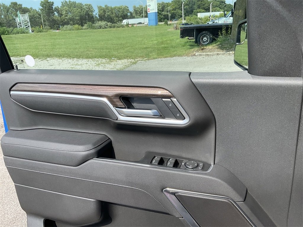 2026 Chevrolet Silverado 1500 LT photo 14