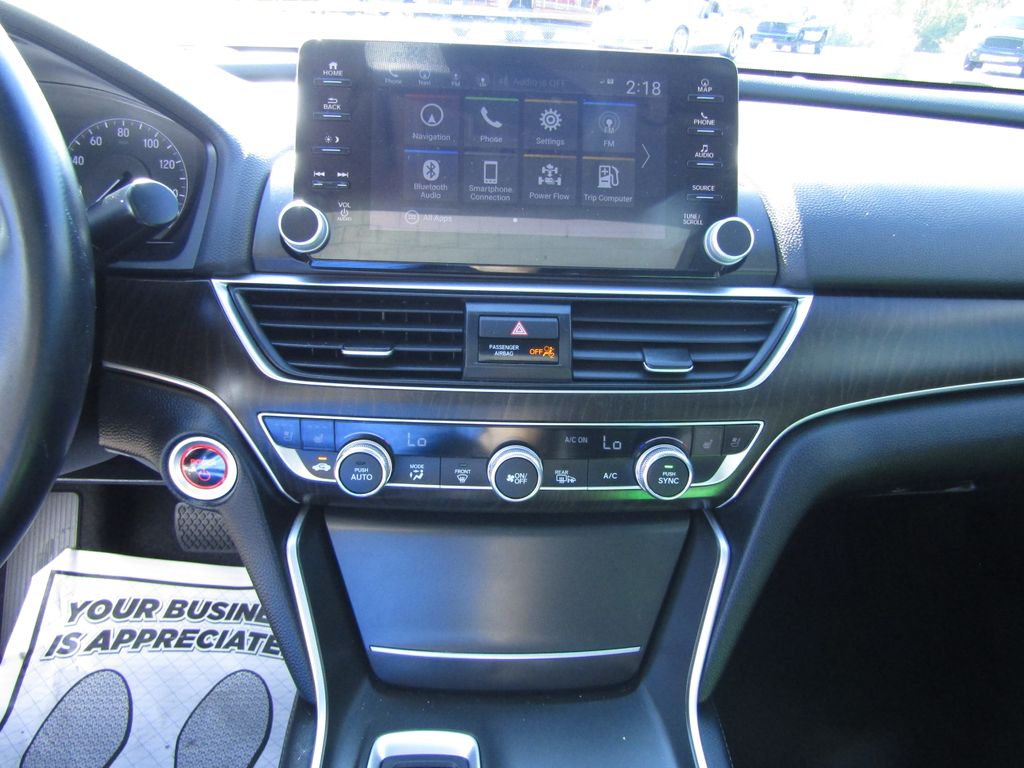 2022 Honda Accord Hybrid Touring photo 17