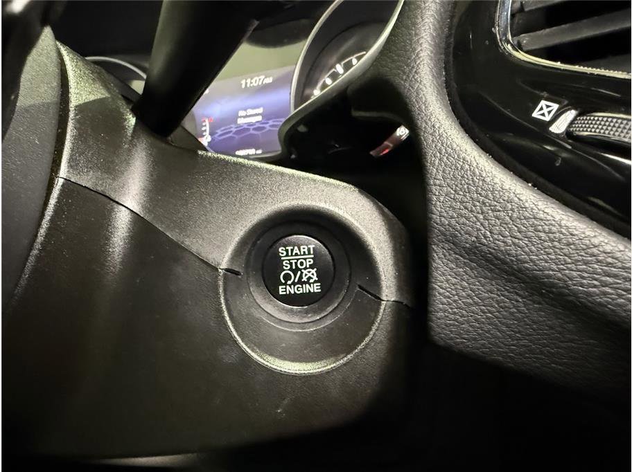 Used 2019 Diamond Black Crystal Pearlcoat Jeep Limited image 39