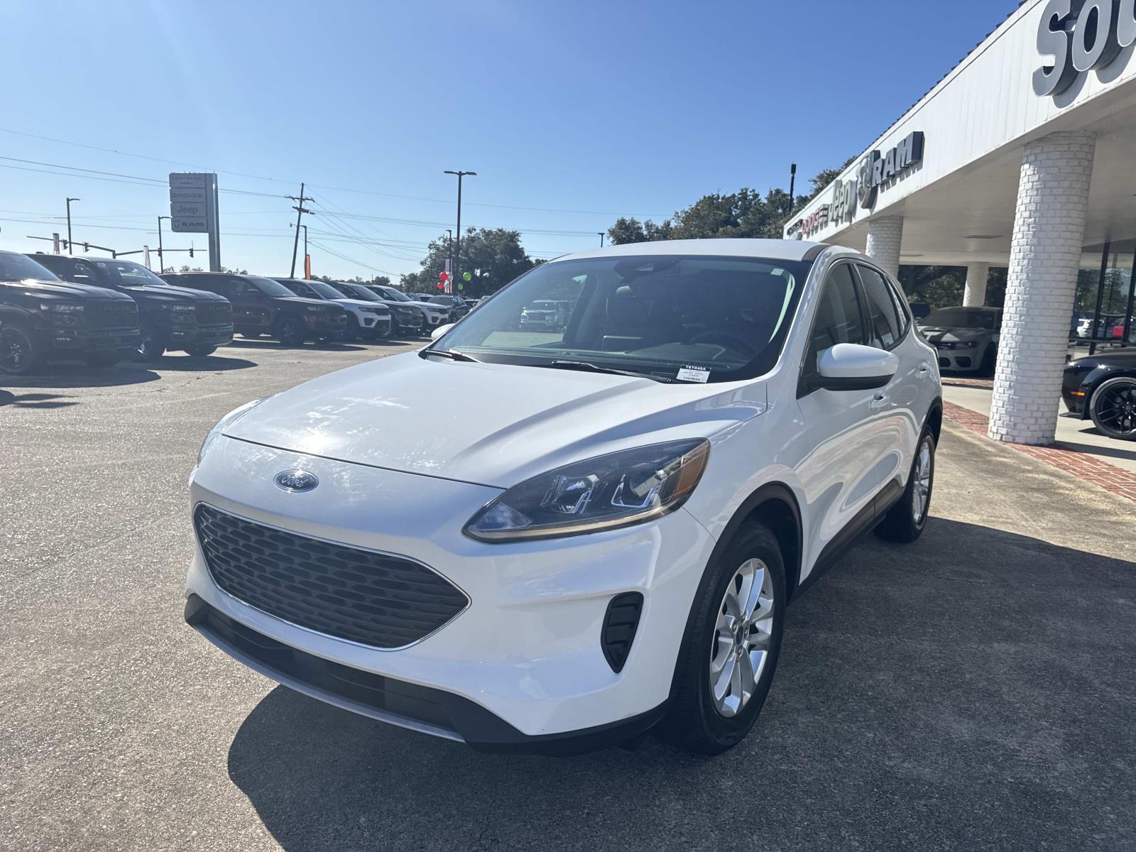2021 Ford Escape SE photo 2