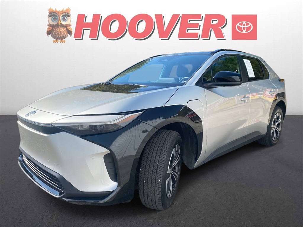 2024 Toyota bZ4X XLE photo 5