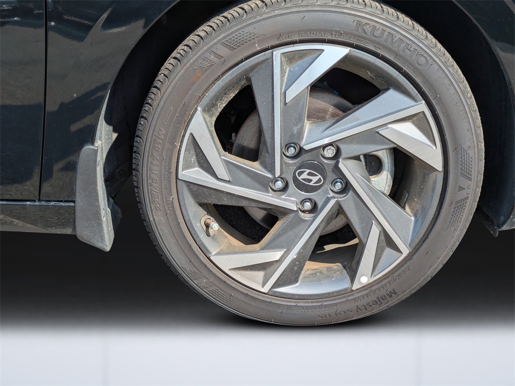 2024 Hyundai Elantra SEL Convenience photo 11
