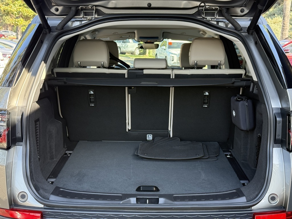2023 Land Rover Discovery Sport S photo 4