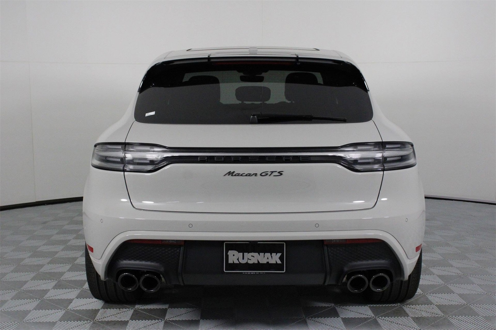 2026 Porsche Macan GTS photo 6