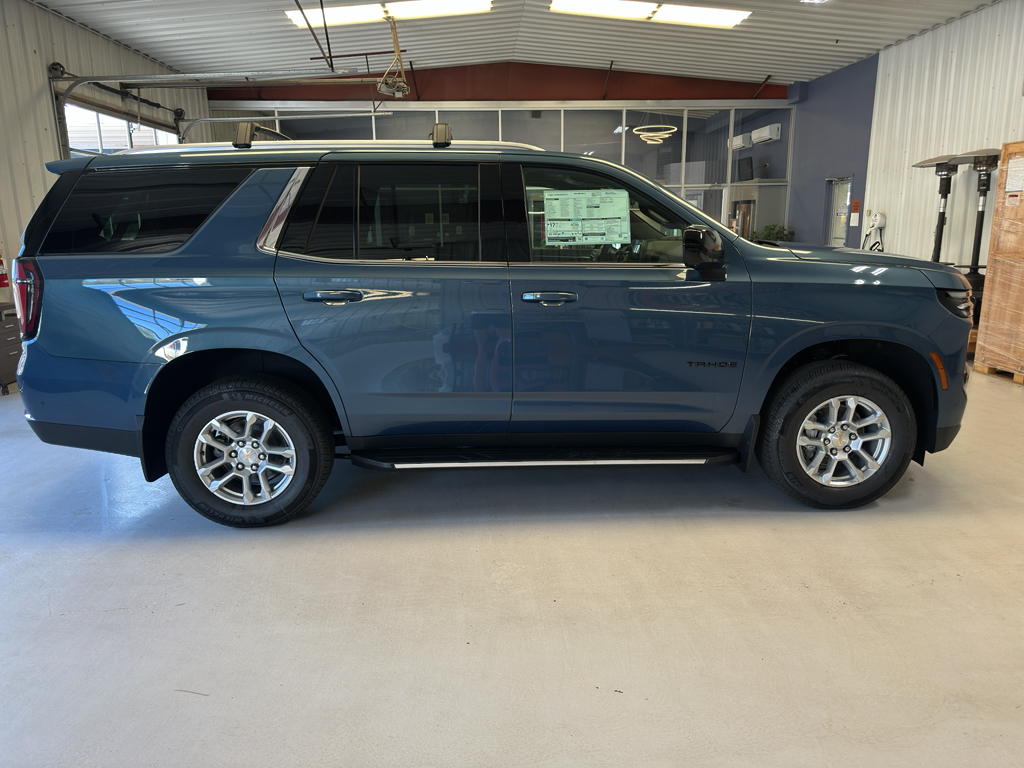 2025 Chevrolet Tahoe LS photo 2