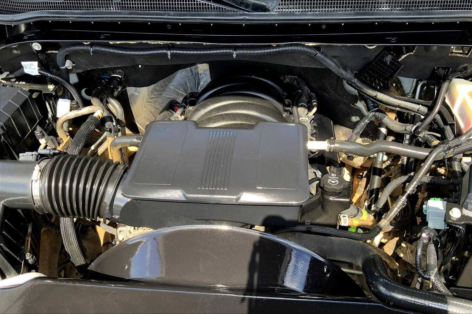 2024 Chevrolet Silverado 2500HD Custom photo 17