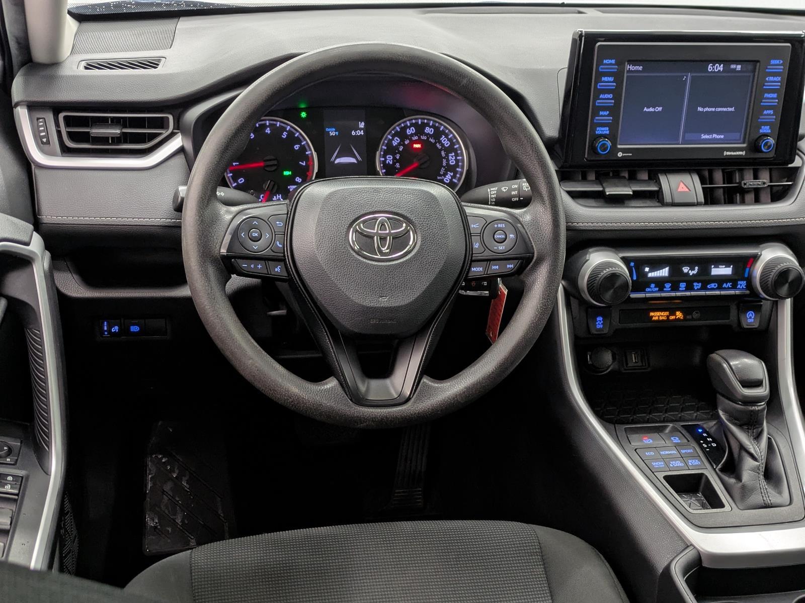 2021 Toyota RAV4 LE photo 2