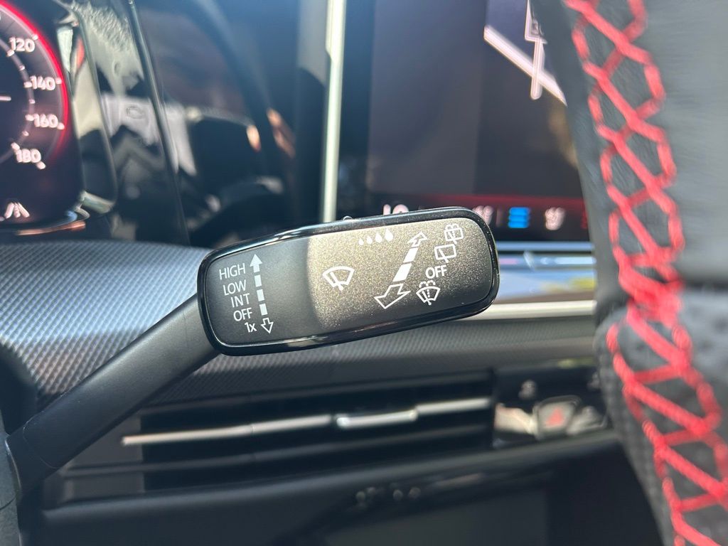 2025 Volkswagen Golf GTI SE photo 16