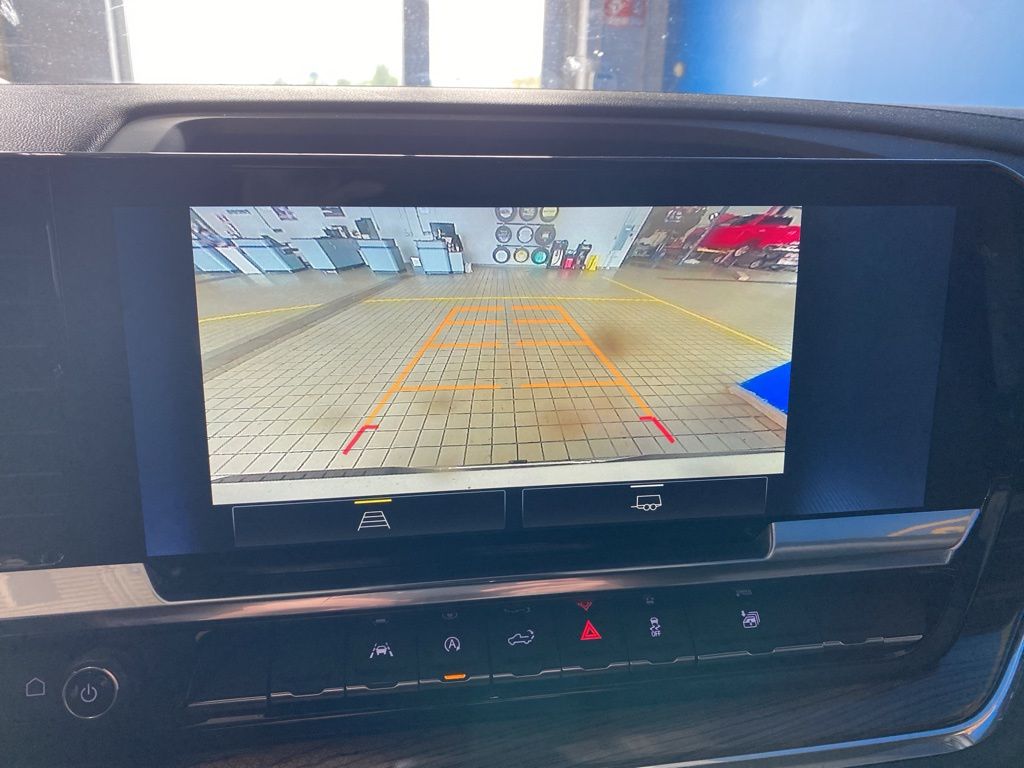 2025 Chevrolet Silverado 1500 LT photo 3