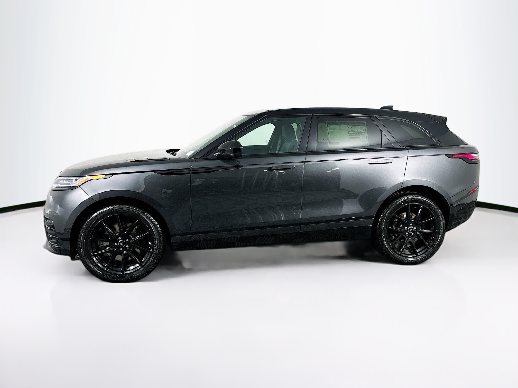 2026 Land Rover Range Rover Velar SE photo 5