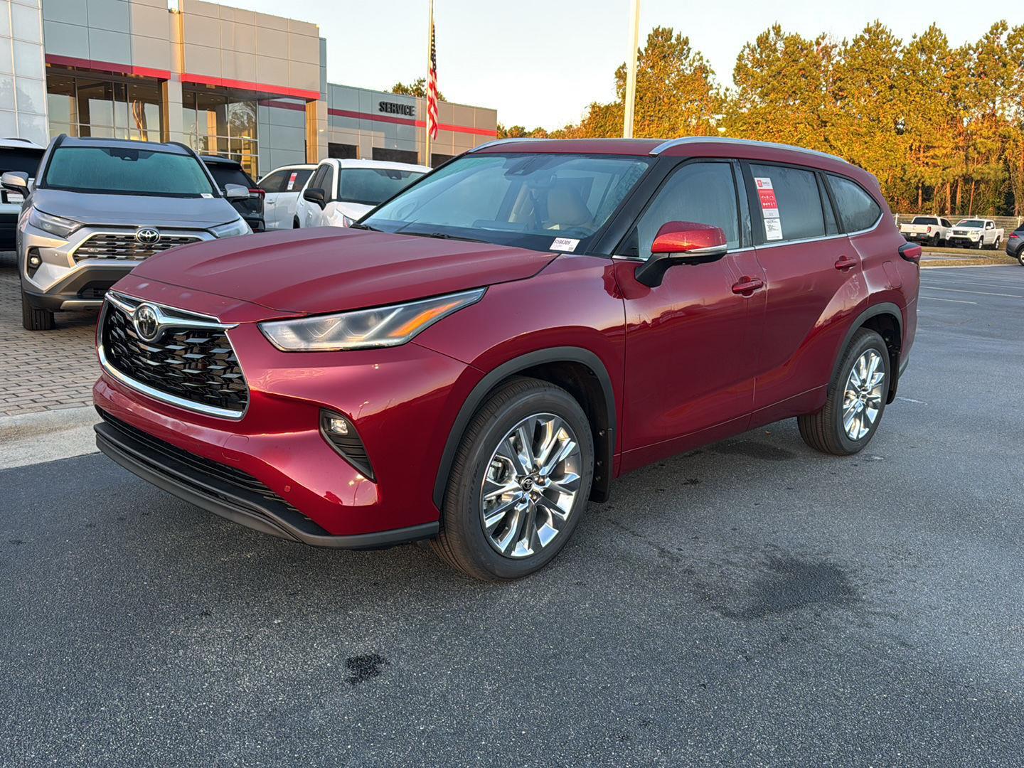 2026 Toyota Highlander Limited's photo