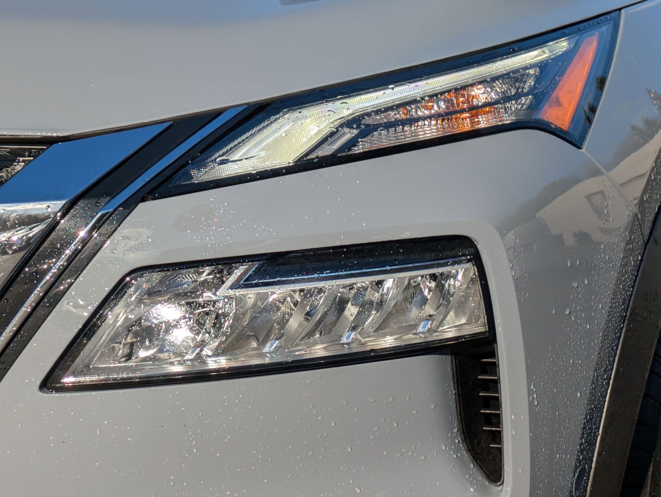 2023 Nissan Rogue SL photo 3