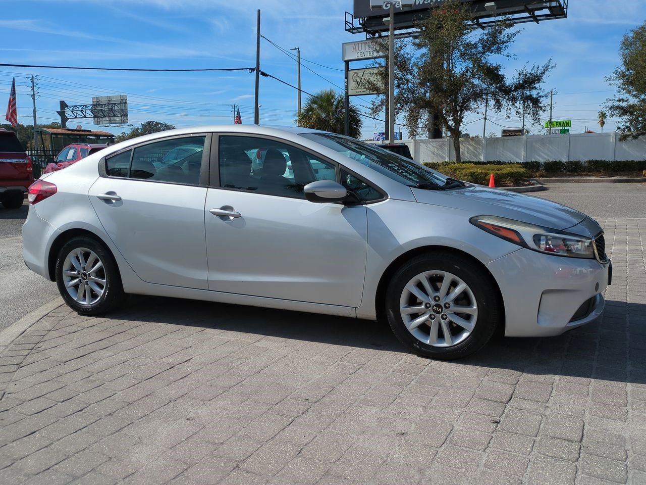2017 Kia Forte LX's photo