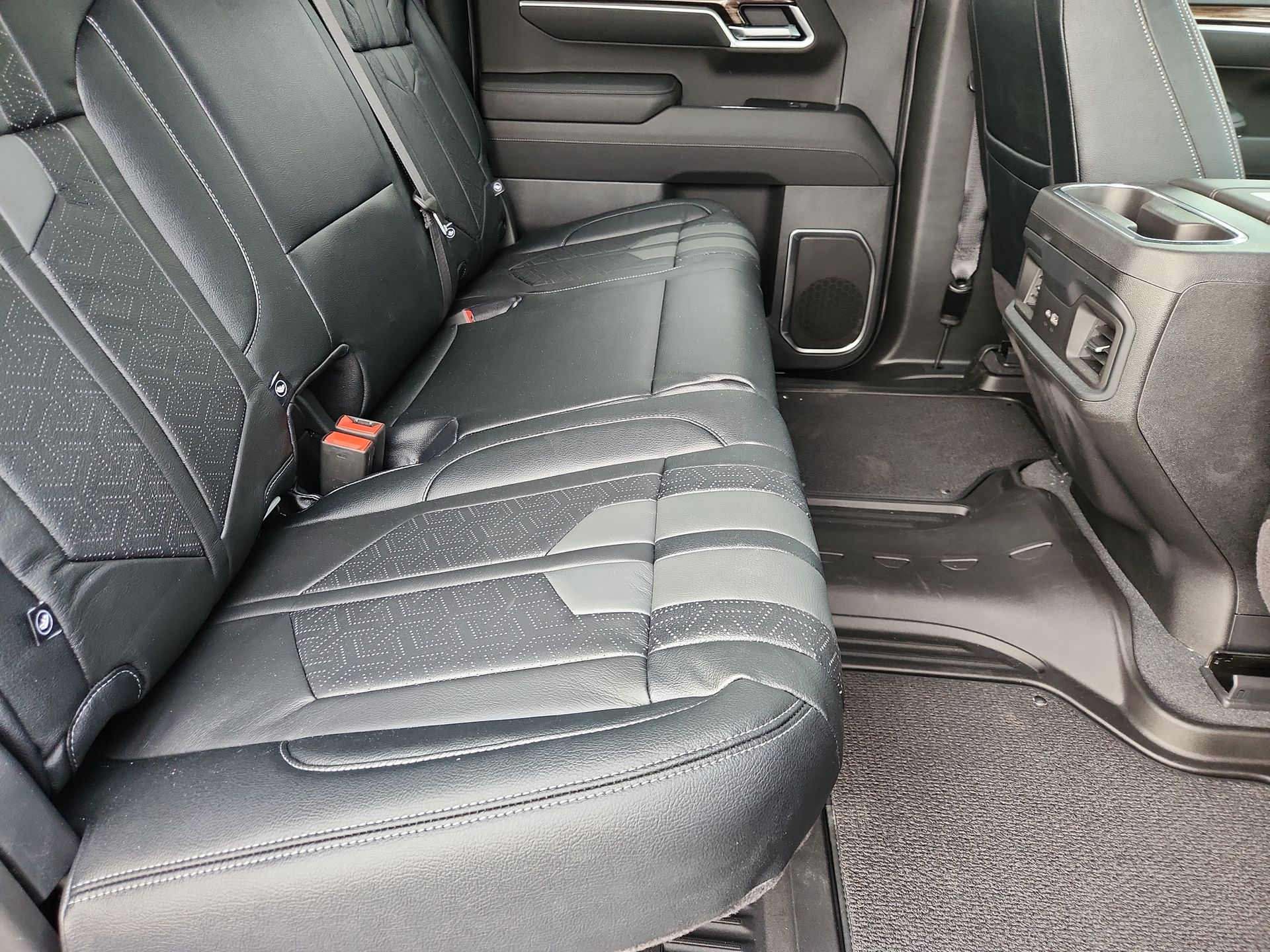 2025 Chevrolet Silverado 1500 RST photo 25