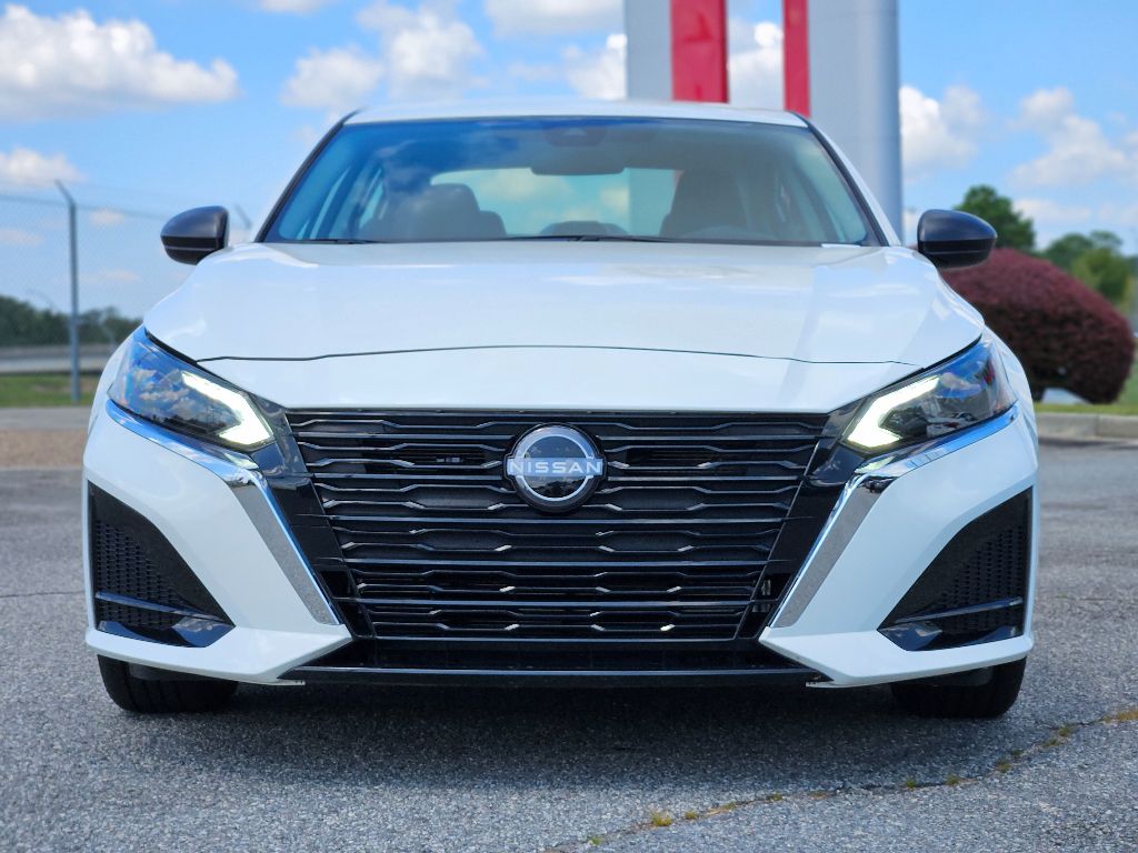 2025 Nissan Altima S photo 2