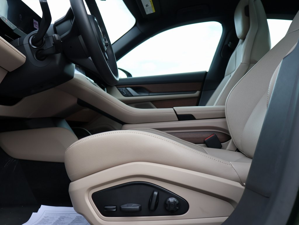 2025 Porsche Taycan 4S photo 30