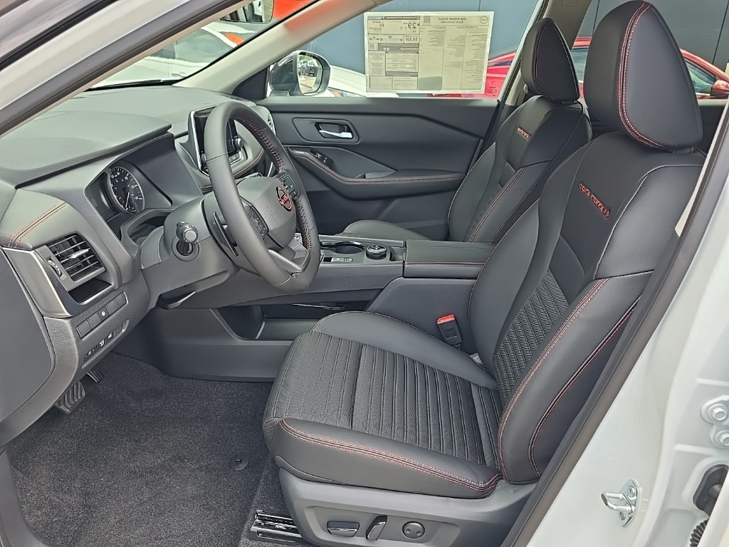 2026 Nissan Rogue SV photo 5