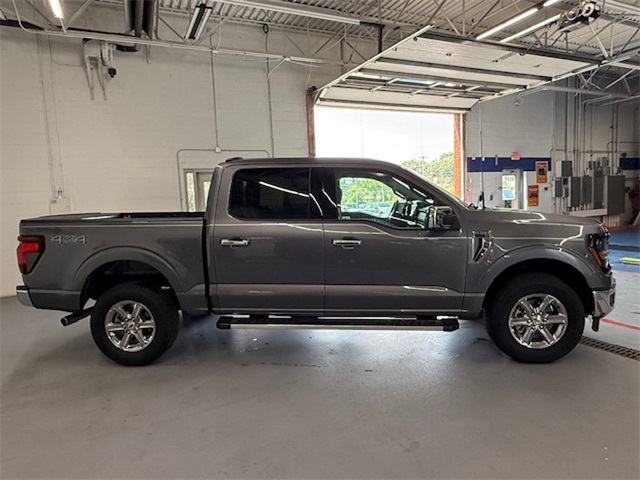 2024 Ford F-150 XLT photo 2
