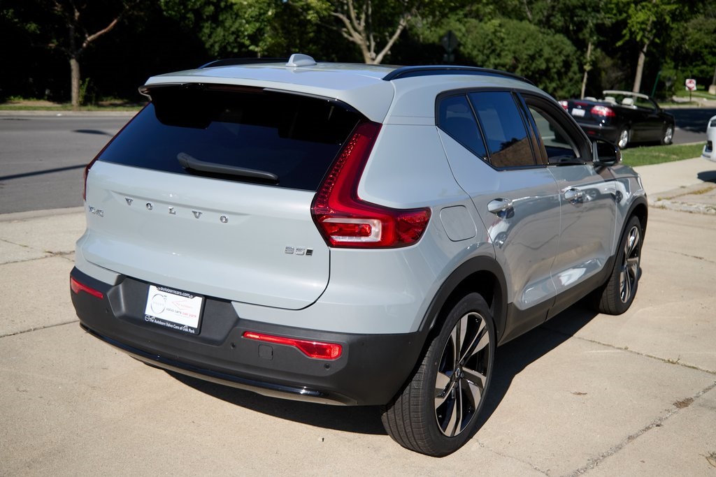2026 VOLVO XC40 - Image 8