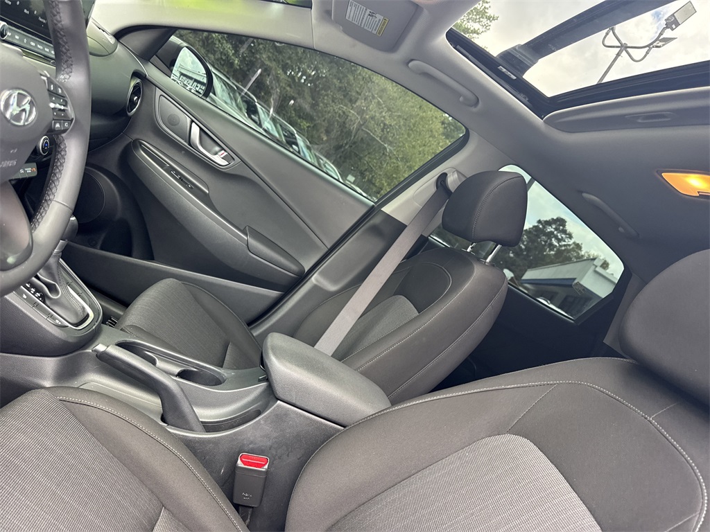 2023 Hyundai Kona SEL photo 32