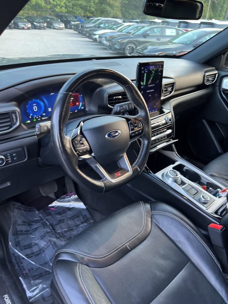 2022 Ford Explorer ST photo 18