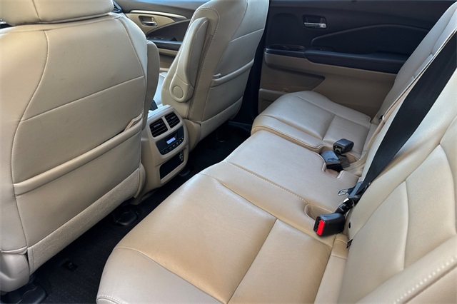 2020 Honda Pilot EX-L photo 13