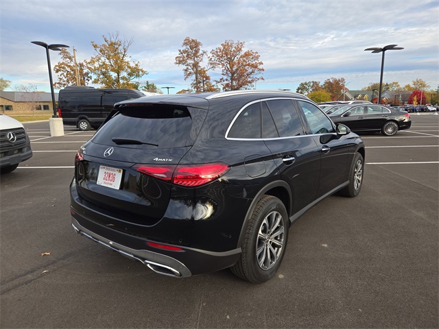 2026 Mercedes Benz GLC 300 4MATIC photo 3