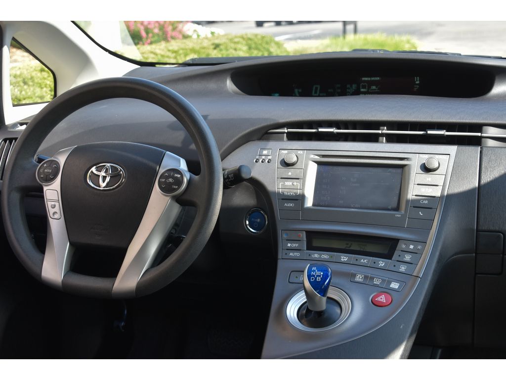2015 Toyota Prius Two photo 16