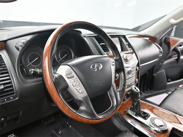 2019 Infiniti QX80 Luxe photo 5