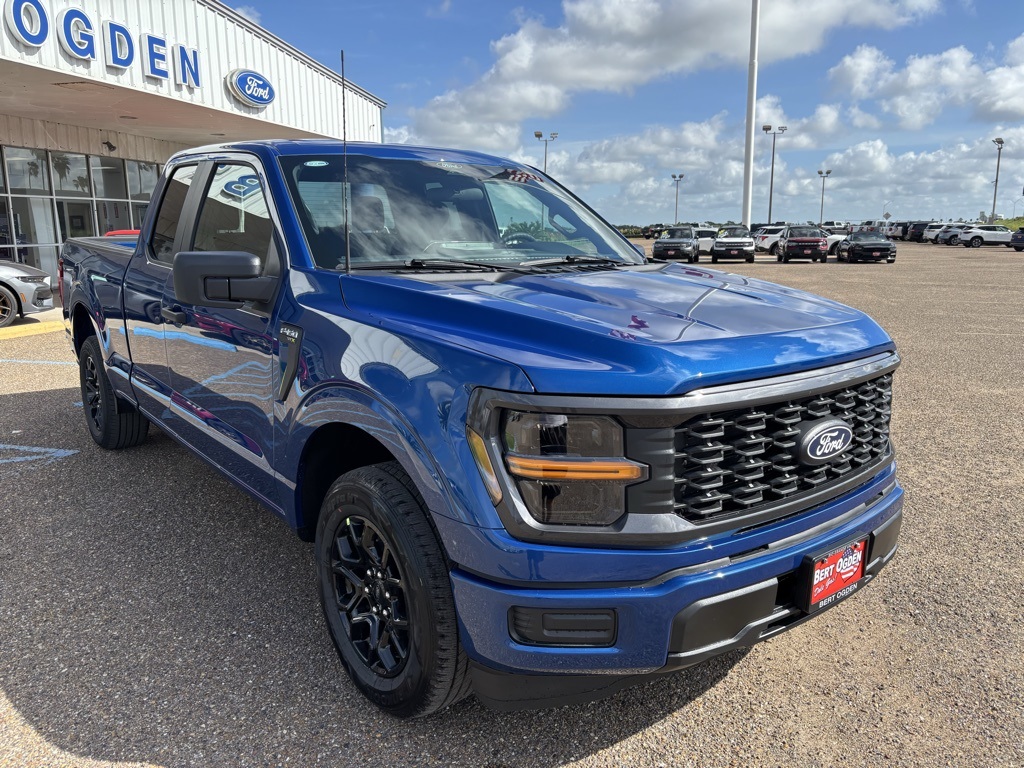 2025 Ford F-150 STX's photo
