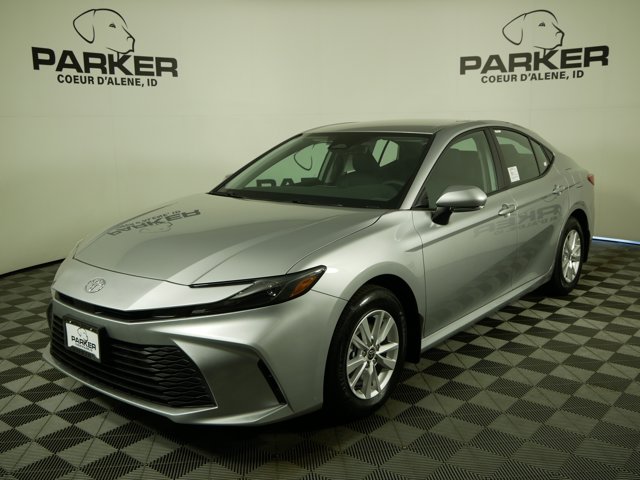 2026 Toyota Camry LE's photo